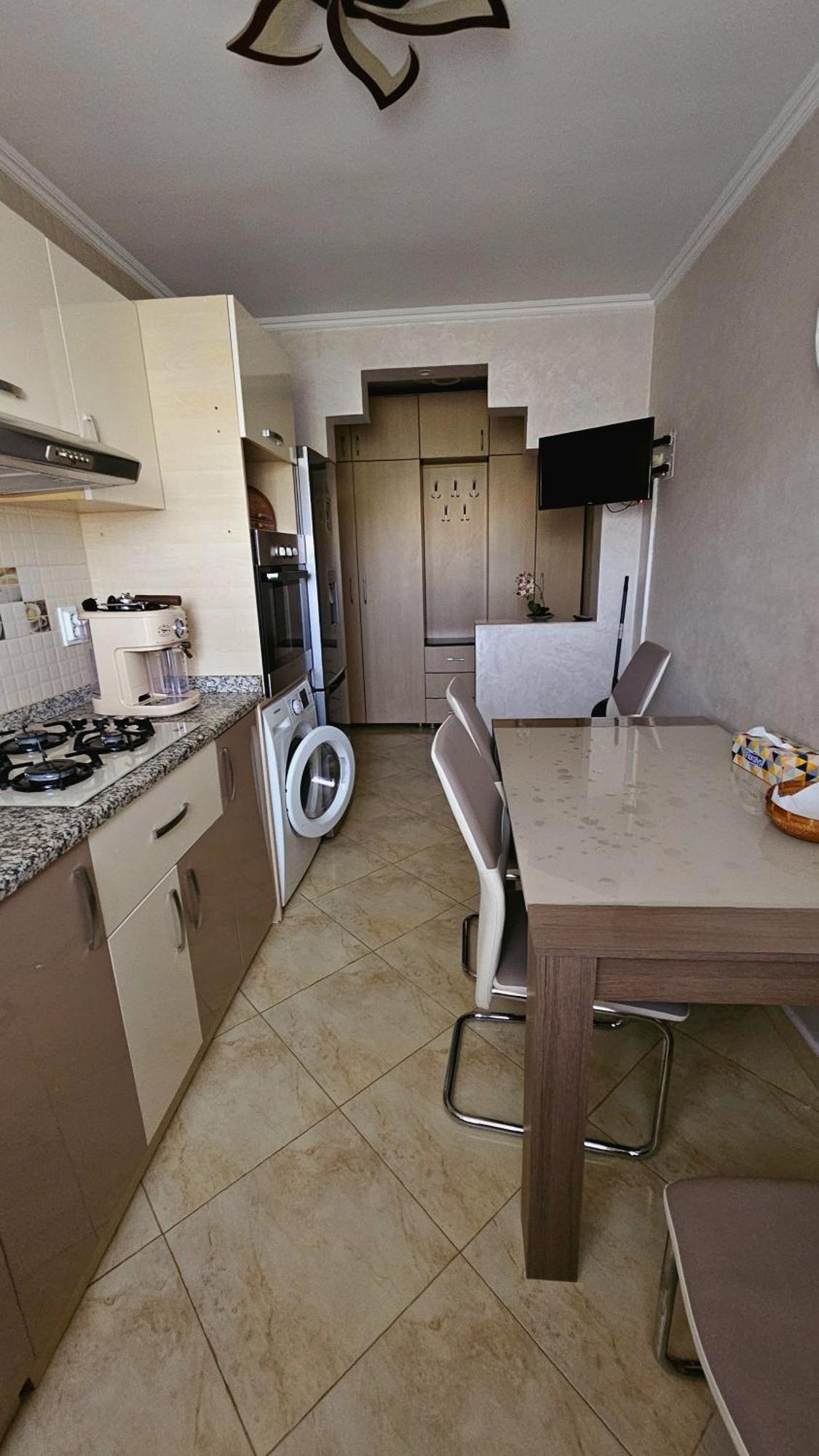 Rose Residence Buzău Esterno foto